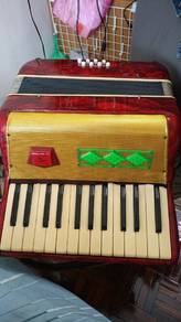accordian piano secondhand red cod perlis 