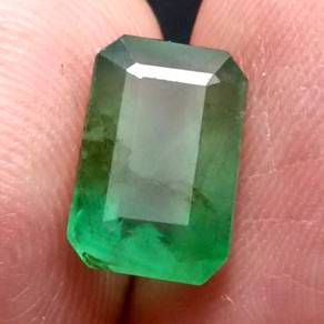 Batu Zamrud Zambia Asli - Emerald KOD ZZ012