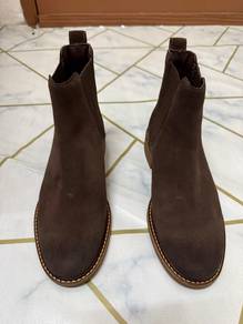 Clarks Artisan Brown Suede Chelsea Boots