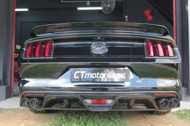 Ford Mustang GT350 Rear Diffuser Carbon Fiber