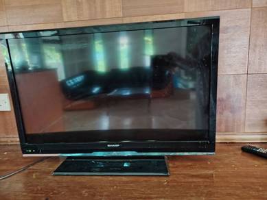 Sharp 32” LED TV LC-32LE340M (with hanging bracket