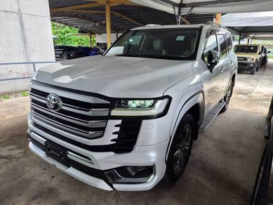 Toyota Land Cruiser ZX in Cheras, KUL