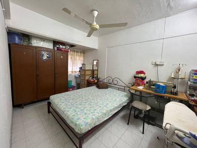Flat For Sale in Farlim 4A Flat