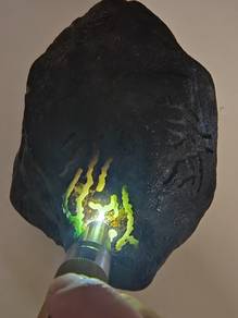 Bongkah Mentah Jadeite Spektrum Warna Ais Burma