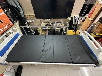 Hospital bed automatic using remote control