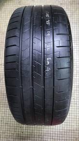 Tyre 245 35 19