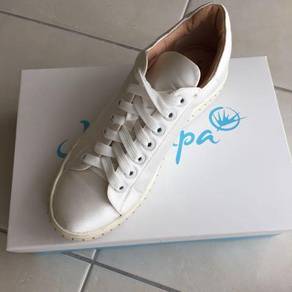 Jipi Japa white sneakers