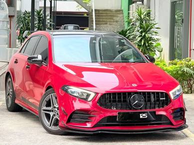 Mercedes Benz A250 250 AMG LINE in Desa Petaling, KUL