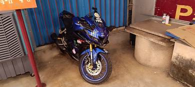 Yamaha R15