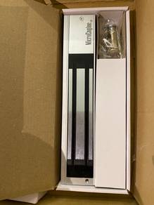 Microengine magnetic glass door lock