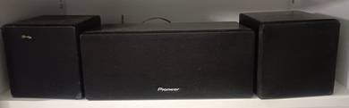Speaker with subwoofer