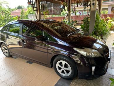 Toyota Prius LUXURY (HYBRID) in Bangi, SGR