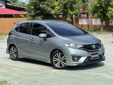 2016 Honda Jazz V