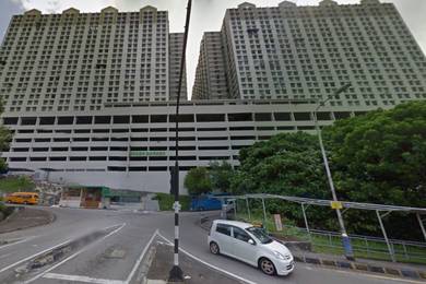 Condominium For Sale in Green Garden