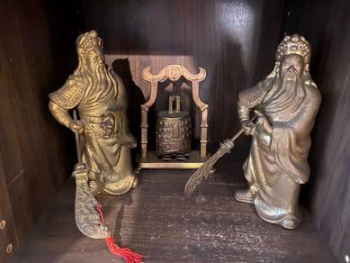 Guan Yu 关公 (Guan Gong) with blade figurine