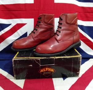 Rare alpha boots burgury 6 hole limited edition