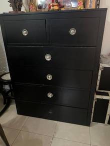 Black 6 drawer dresser with silver knobs