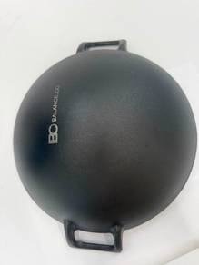 32cm Cast Iron Wok #122