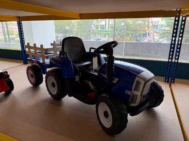 Kids Electric Ride-On Tractor Car with Remote Cont