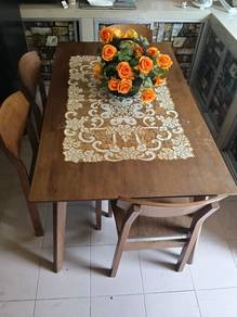 meja makan 4 kerusi