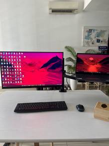 prism 27’ 144hz with laptop stand