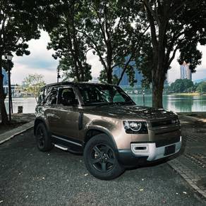 Land Rover Defender 90 AWD in Ampang Hilir, KUL