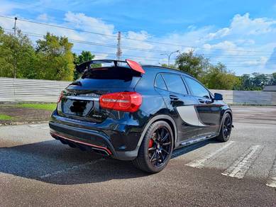 Mercedes Benz GLA45 45 AMG 4MATIC in Subang Jaya, SGR