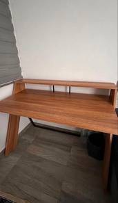 a new desk table