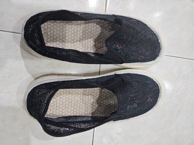 shoe's black