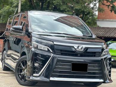 Toyota Voxy ZS KIRAMEKI II in Serdang, KUL