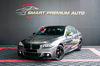 BMW 520i 20i M SPORT in Desa Petaling, KUL