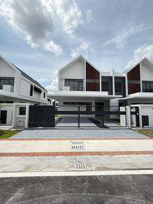 Semi-Detached House For Sale in Denai Alam,SGR
