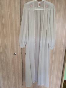 WornCondition:10/10L/SLaceEmbroiderGown#StMichael