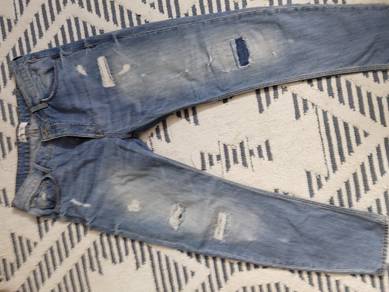 Used Mango ripped Jeans 
