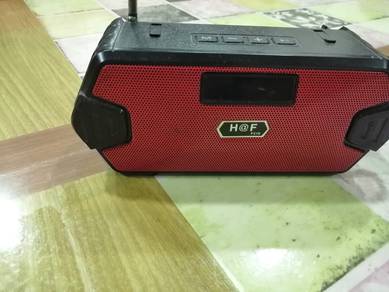 H@F F216 Portable Speaker with FM Radio
