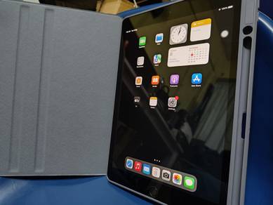 IPAD 9th Gen 64GB with Case Cover Screen Protector
