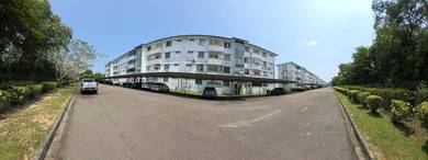 Apartment For Sale in Melinsung Summer Bay Resort Apartment