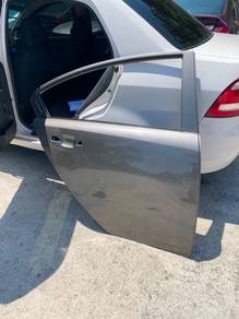 pintu belakang persona vvt