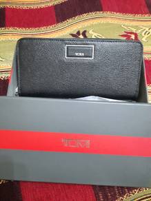 TUMI Sinclair zip around continental wallet