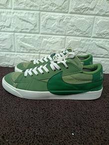 uk7.5 Authentic Nike Blazer Low 77  Sneakers
Used 