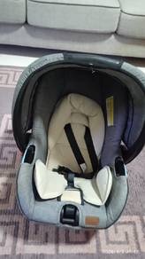Baby car seat to let go