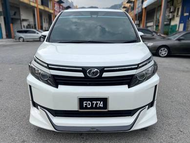 Toyota Voxy ZS in Batu Caves, SGR