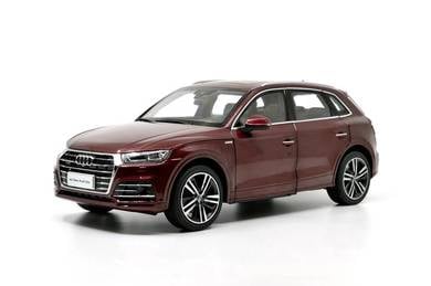 1:18 Audi Q5L 2018 Dealer Edition (Red)