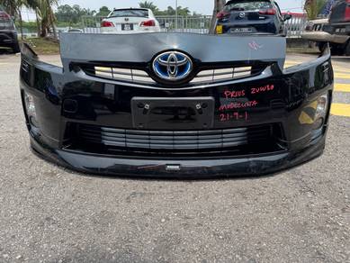 No 12-9-1 Toyota Prius Zvw30 Front Bumper Jpn