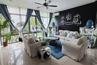 Semi-Detached House For Sale in Shah Alam,SGR