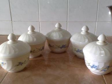 Mangkuk gula vintage arcopal blue lily sugar bowl