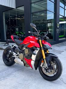 Ducati Streetfighter V2