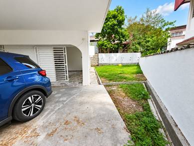 Semi-Detached House For Sale in Tanjung Bungah,PNG