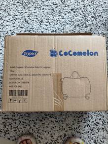Dryper Cocomelon On The Go Kids Luggage.