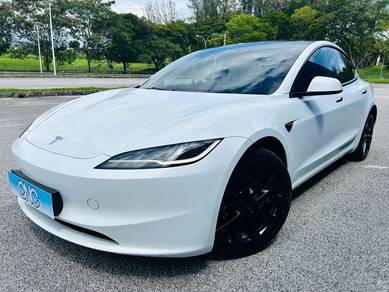 Tesla Model 3 LONG RANGE AWD in Sungai Besi, KUL